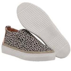 Hey Dude Women's Peyton Cheetah Beige Shoes- Worn ONCE